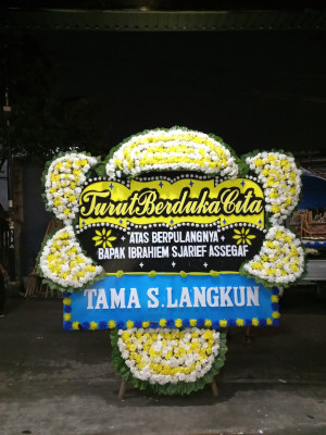 Papan Bunga Duka di Kwadungan Gunung